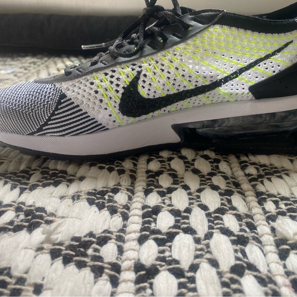 Nike - Picture 6 of 7